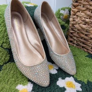 DREAM PAIRS Beaded Women's Shoes 7.5
